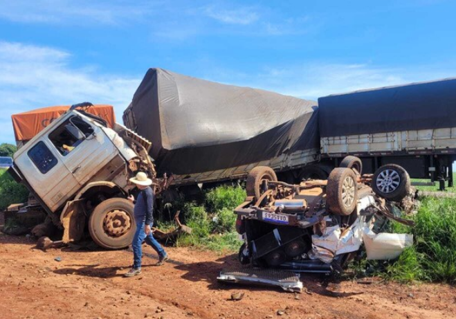 Carreta Perde Freio E Acaba Causando Acidente Mais Tr S Ve Culos