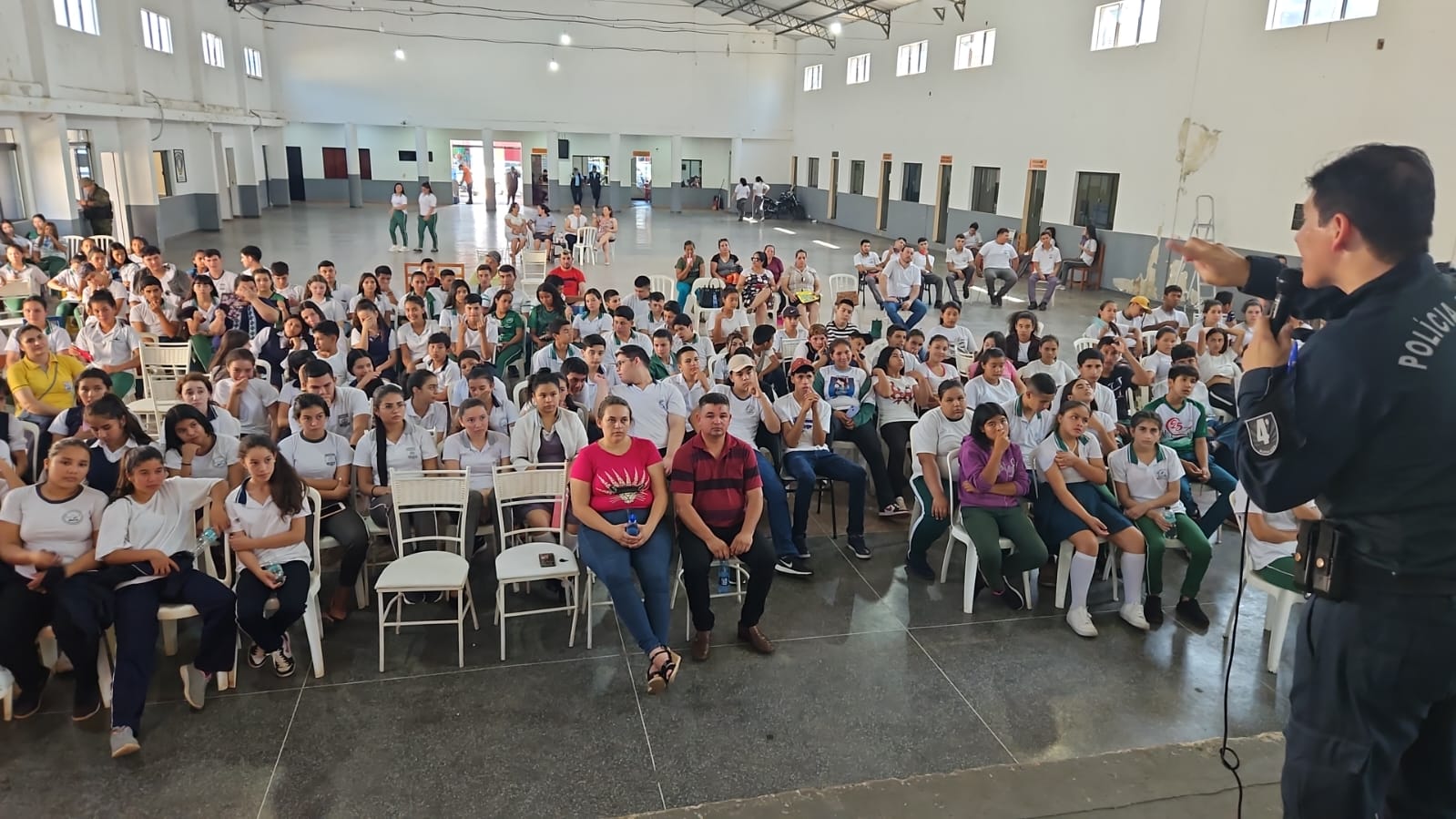 Policial Militar do 4⁰ BPM realiza palestra para estudantes paraguaios