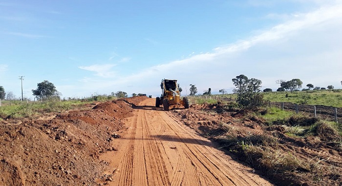 Governo executa tapa-buraco e projeta recapeamento na MS-382, acesso a Bonito