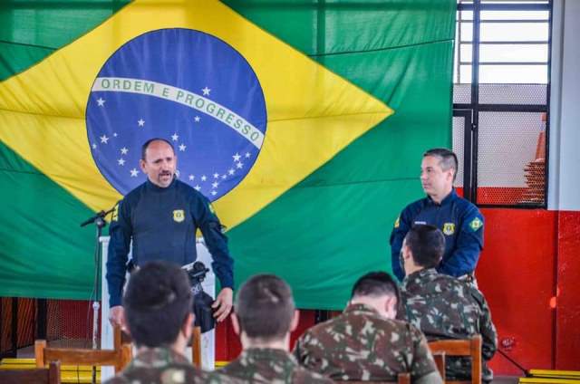 11º RC MEC realiza estágio de Operações na faixa de fronteira