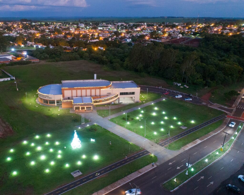 Ponta Porã iluminada encanta população