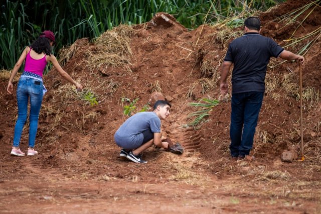 Dia D de Limpeza no Rio Amambai aconteceu no último sábado (5) e foi sucesso