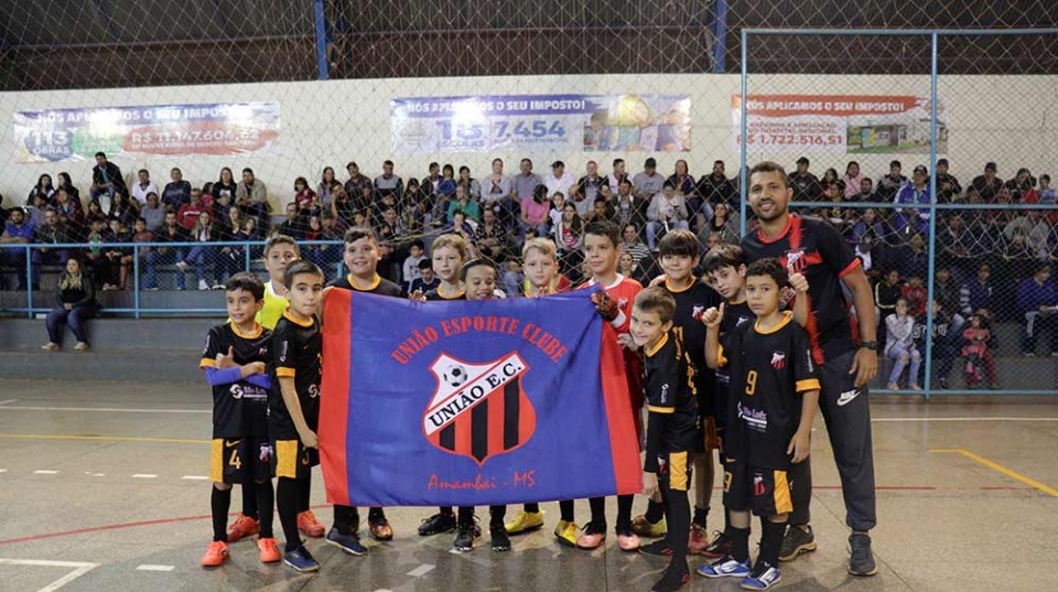 Com jogos eletrizantes, Prefeitura de Amambai realizou nesta terça, finais da Copa Cidade de Futsal