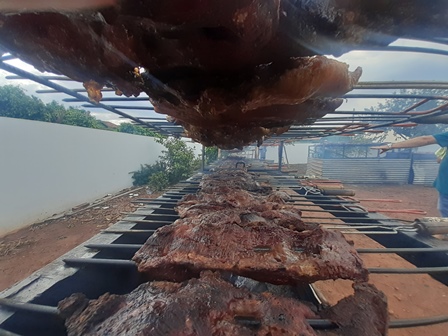 Domingo de churrasco na secretaria do CTG Querência da Saudade em Ponta Porã