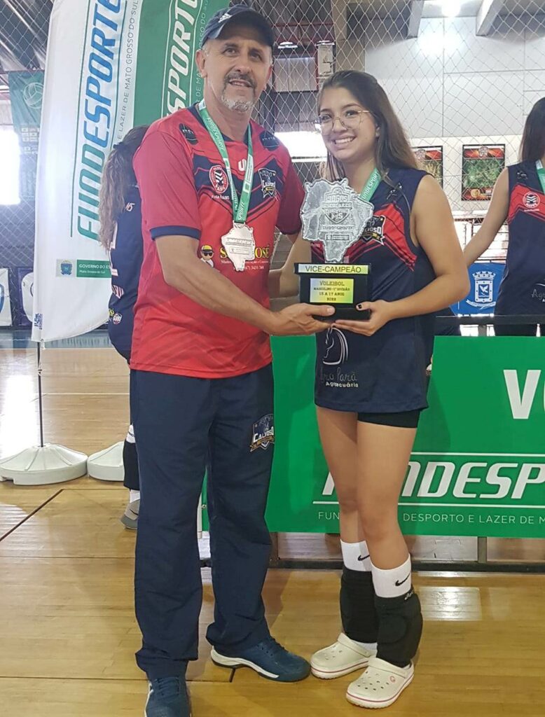 Voleibol masculino da Escola Calvoso é campeão os jogos escolares em Campo Grande