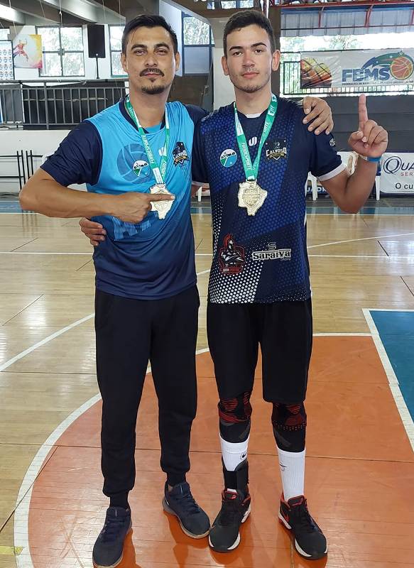 Voleibol masculino da Escola Calvoso é campeão os jogos escolares em Campo Grande