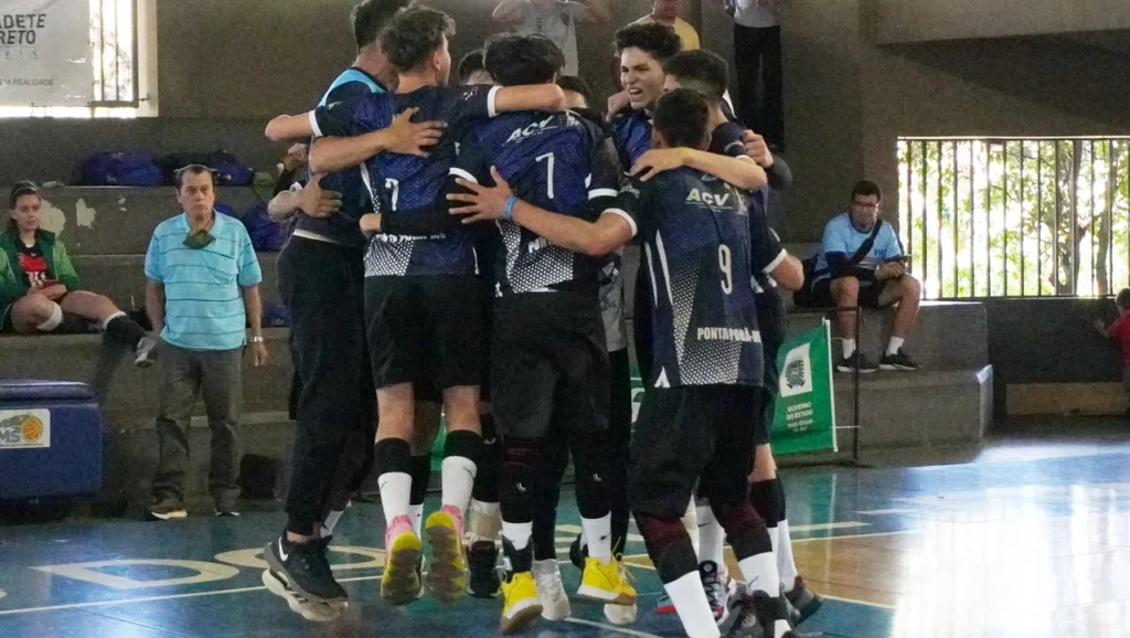 Voleibol masculino da Escola Calvoso é campeão os jogos escolares em Campo Grande