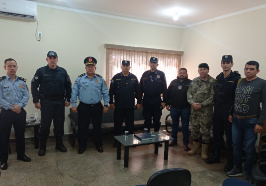 Novo Comandante do 4º BPM realiza reunião de trabalho com Polícia Paraguaia.