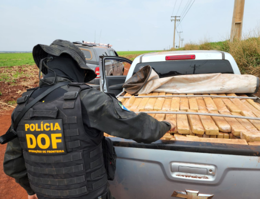 Camionete foi apreendida pelo DOF com mais de uma tonelada e meia de maconha