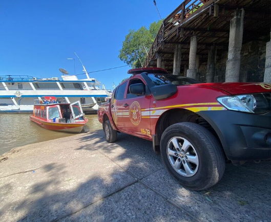 Bombeiros combatem foco de incêndio na reserva indígena Guató