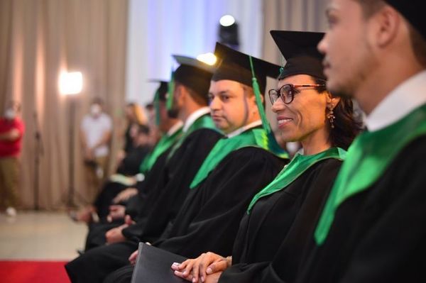 Nessa terça, dia 15, UCP (Universidade Central do Paraguai) realiza colação de grau de Turma de Medicina