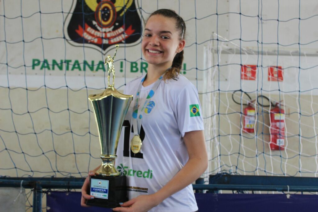 Amambaiense Vitória Fetter é destaque da equipe do Campo Grande Voleibol