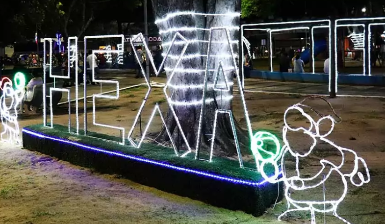 Prefeitura de Amambai realizou abertura do Natal de Luzes nesta terça-feira