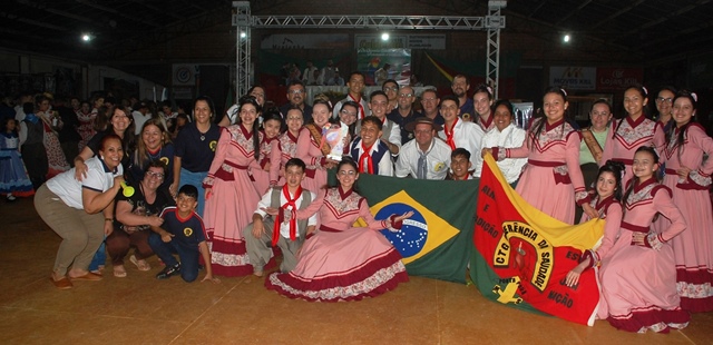 Grupo juvenil de Ponta Porã é campeão do FEGAMS