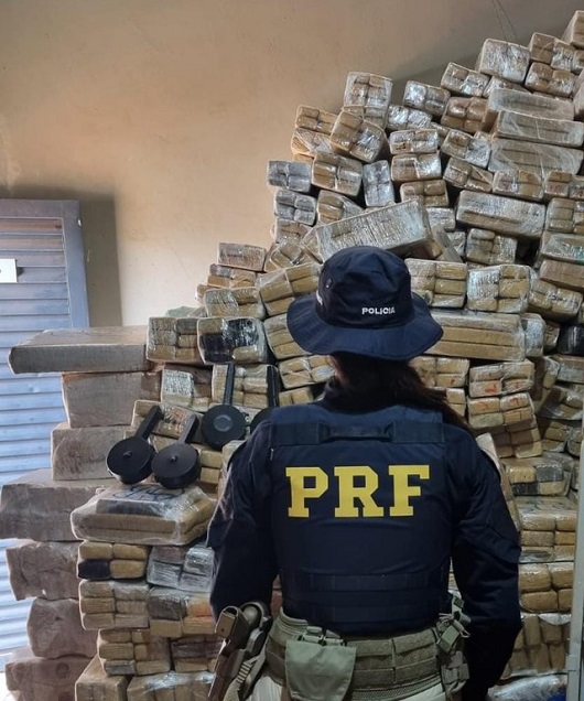 PRF apreende 3,7 toneladas de maconha e carregadores de munições em Sidrolândia