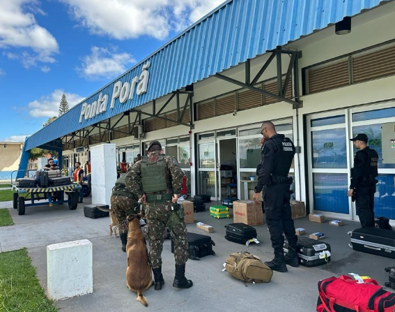 PF e Exército Brasileiro realizam ação conjunta no aeroporto de Ponta Porã