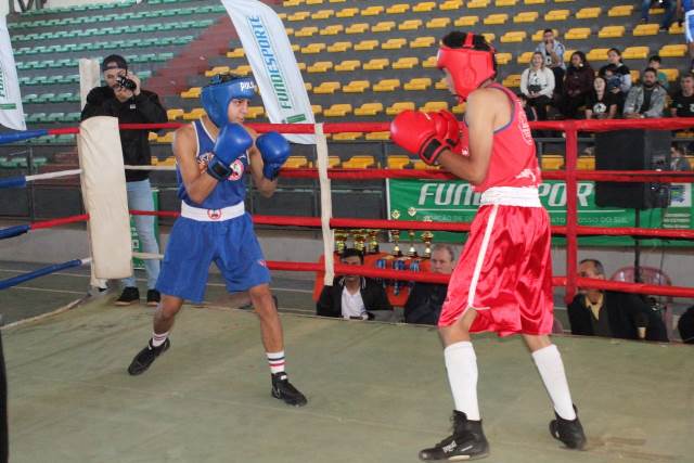 Academia Combate põe Ponta Porã no topo do Boxe de MS