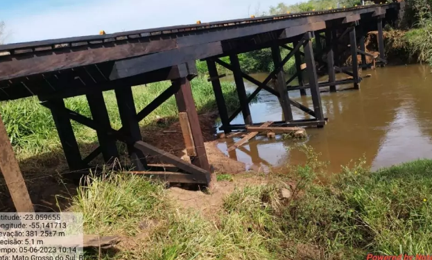 Prefeitura de Amambai conclui construção de ponte em estrada vicinal sobre córrego Panduí