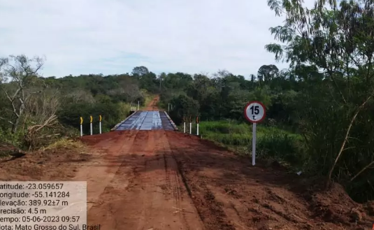 Prefeitura de Amambai conclui construção de ponte em estrada vicinal sobre córrego Panduí