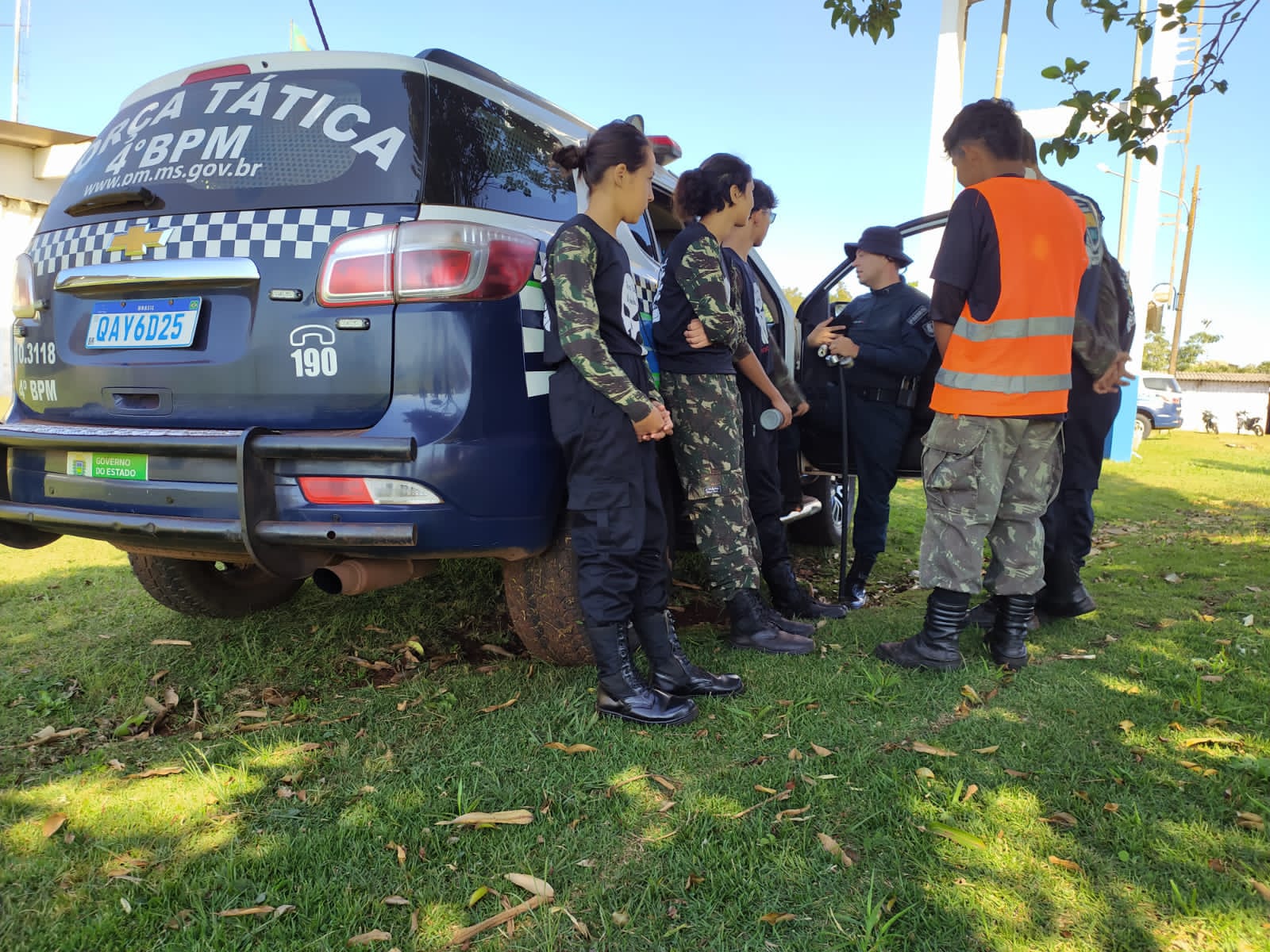 Alunos do Grupamento Pré Militar da PROCENTER visitaram sede do 4º BPM em Ponta Porã