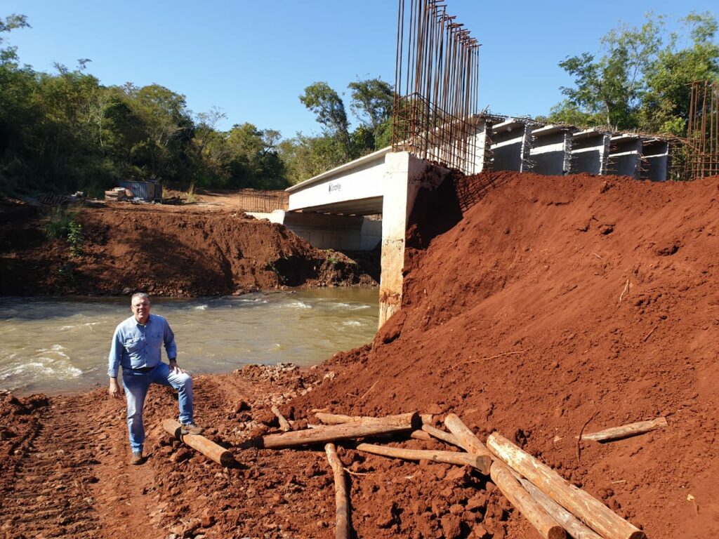 Ponta Porã: Eduardo Campos acompanhou Ação social na Aldeia Lima Campo e visitou obra