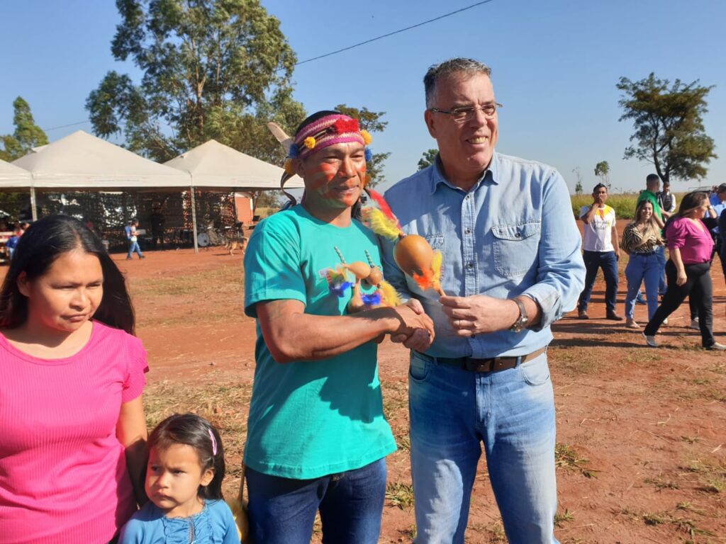 Ponta Porã: Eduardo Campos acompanhou Ação social na Aldeia Lima Campo e visitou obra