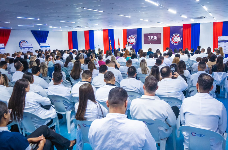 Pedro Juan Caballero: Formandos da UCP apresentam trabalho final de curso de Medicina