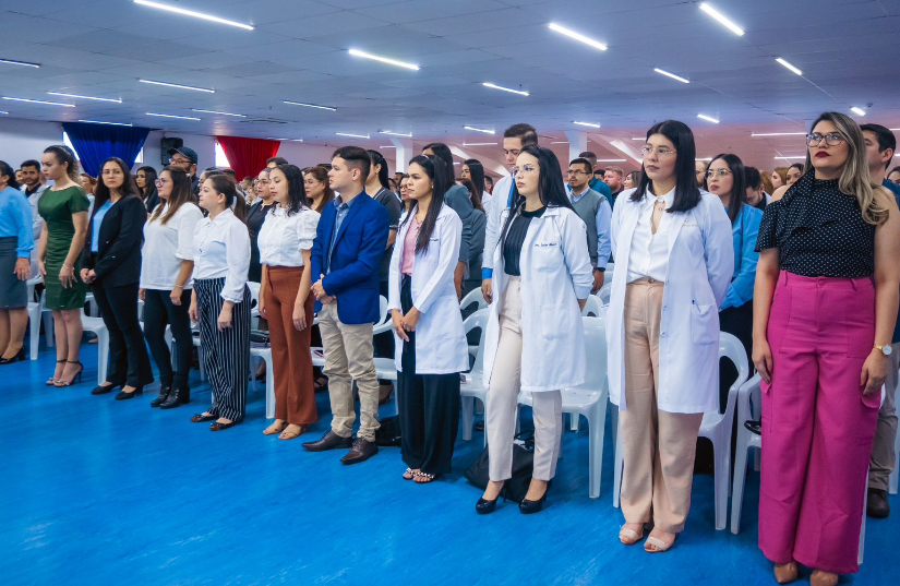 Pedro Juan Caballero: Formandos da UCP apresentam trabalho final de curso de Medicina