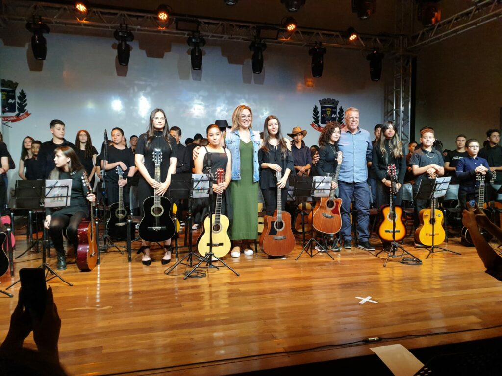 Recital de violão encantou e emocionou no Centro de Convenções Miguel Gomez de Ponta Porã