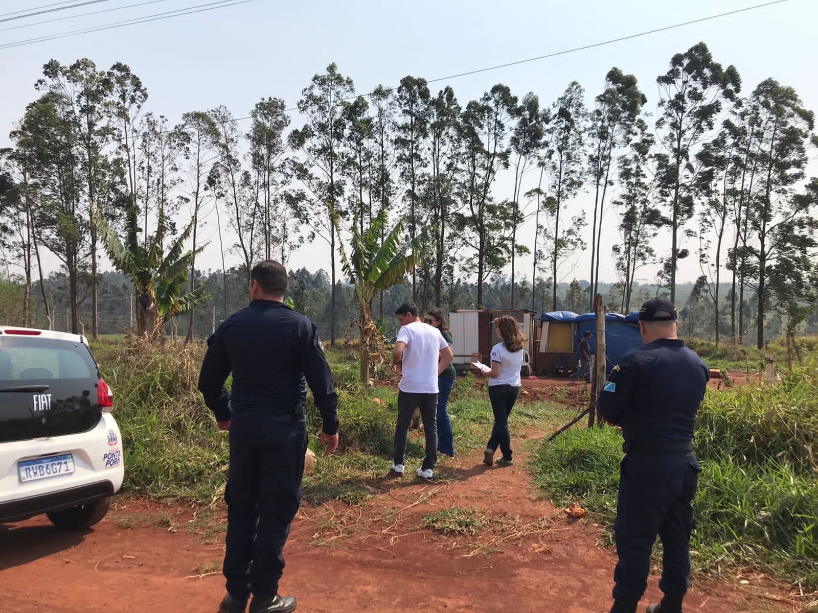 Equipes da Prefeitura de Ponta Porã se mobilizam para reintegração de posse de imóveis invadidos no Jamil Derzi