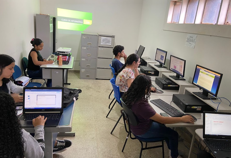 CDR com apoio da prefeitura de Ponta Porã realizou curso de informática no Itamarati