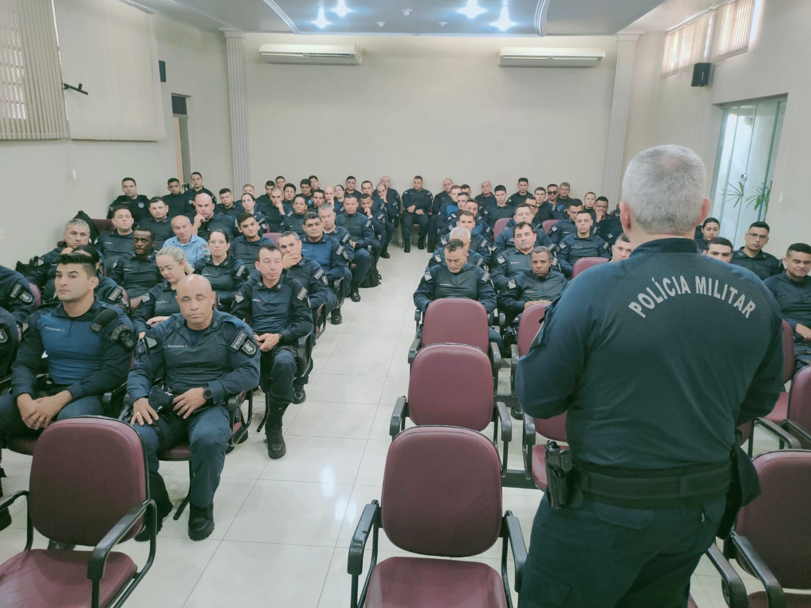 Policiais Militares do 4º BPM participam de reunião para discutir o Planejamento Estratégico da PMMS