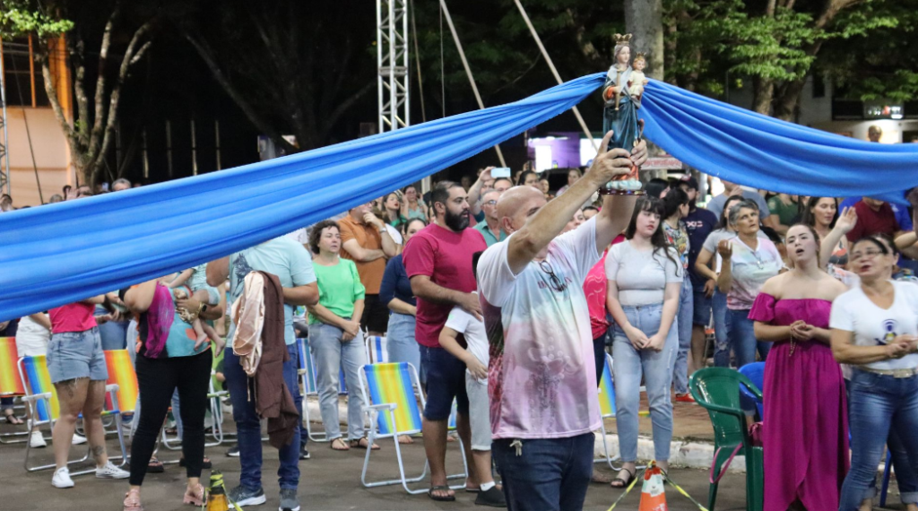 Fé e devoção da comunidade católica embelezaram as festividades de aniversário de Amambai