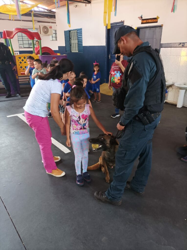 4º BPM promove ação de policiamento comunitário na escola municipal Cooporã