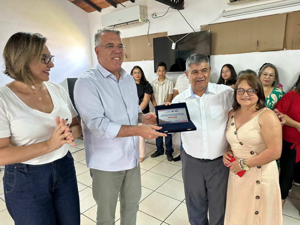 Ponta Porã: Eduardo Campos entrega piscina aquecida e coberta para o Centro de Convivência de Idoso