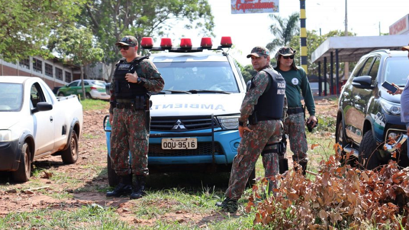 Em Amambai alunos, servidores e militares realizam ação de preservação ambiental no Córrego Retiro