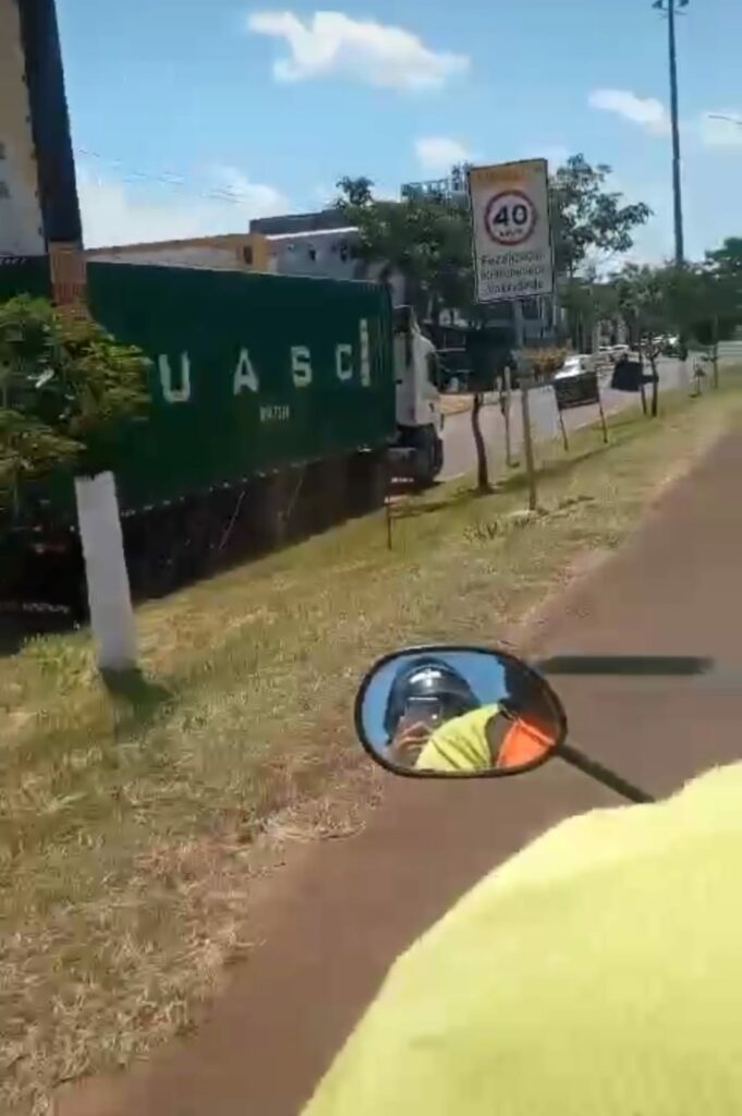 Caminhão na contramão causa pânico e risco no trânsito de Ponta Porã