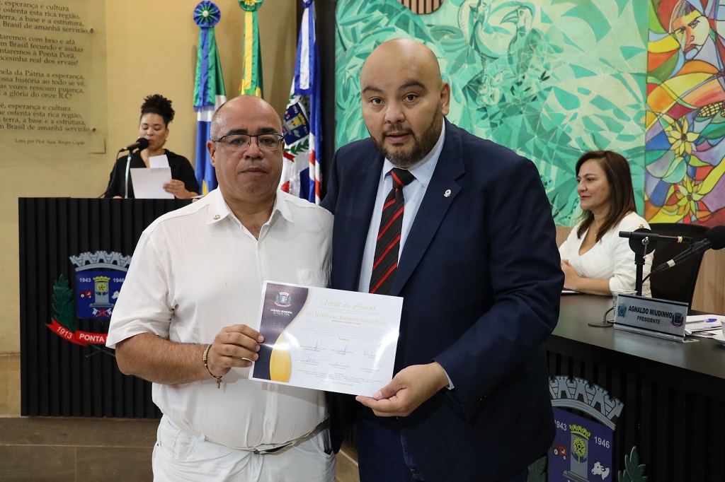 Câmara Municipal homenageia pessoas e instituições que desenvolvem Ponta Porã