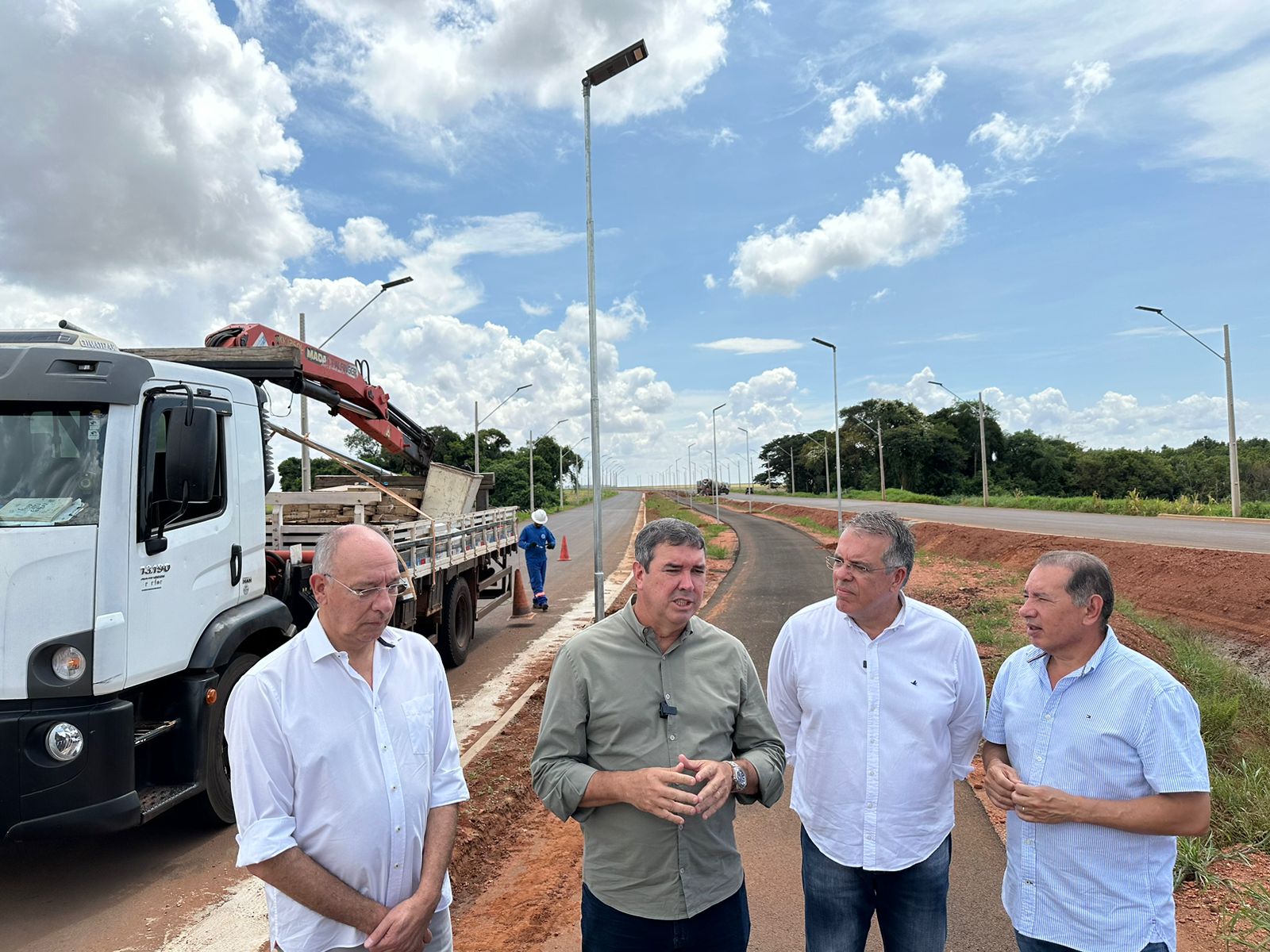 Eduardo Riedel visita obras em Ponta Porã e anuncia investimentos