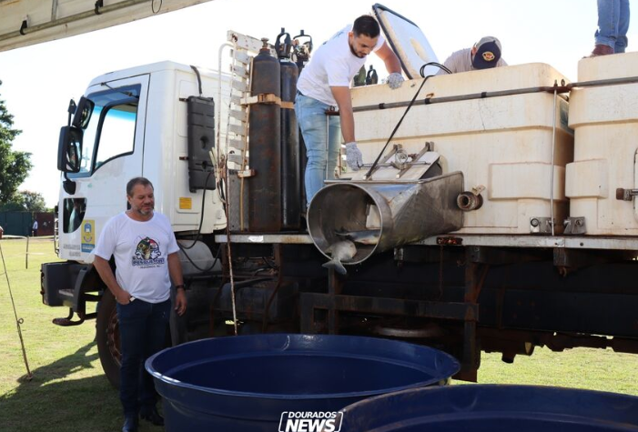 Paranhos dá início a distribuição de peixes, parte da programação do 6° Pesque Fest