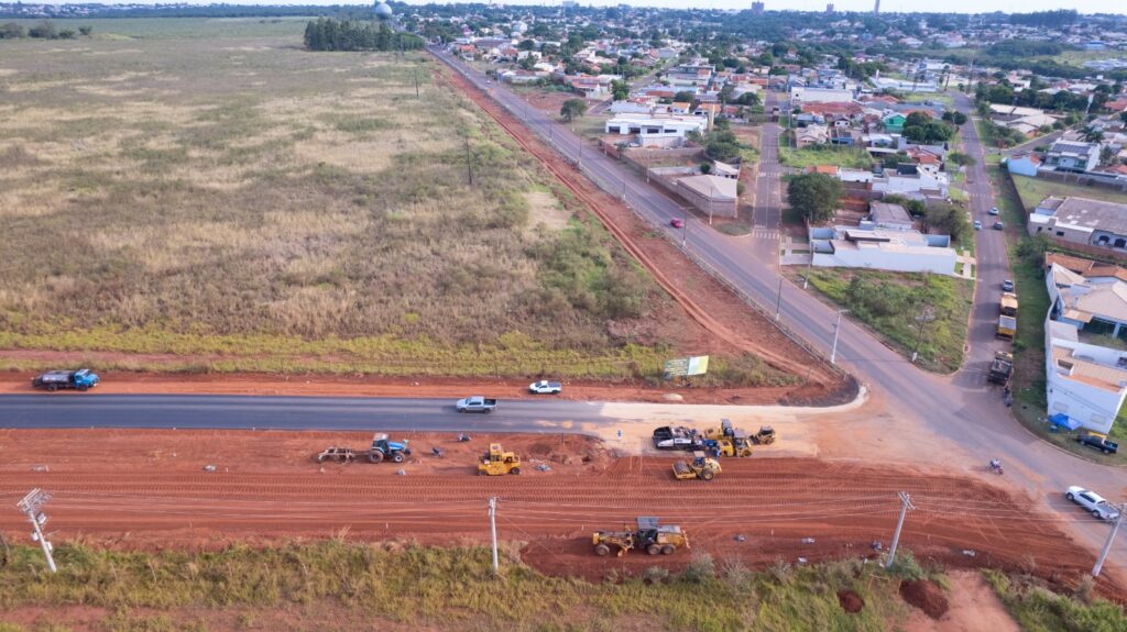 Cruzamento entre contorno viário e Rua Guia Lopes requer cuidado e atenção em Ponta Porã