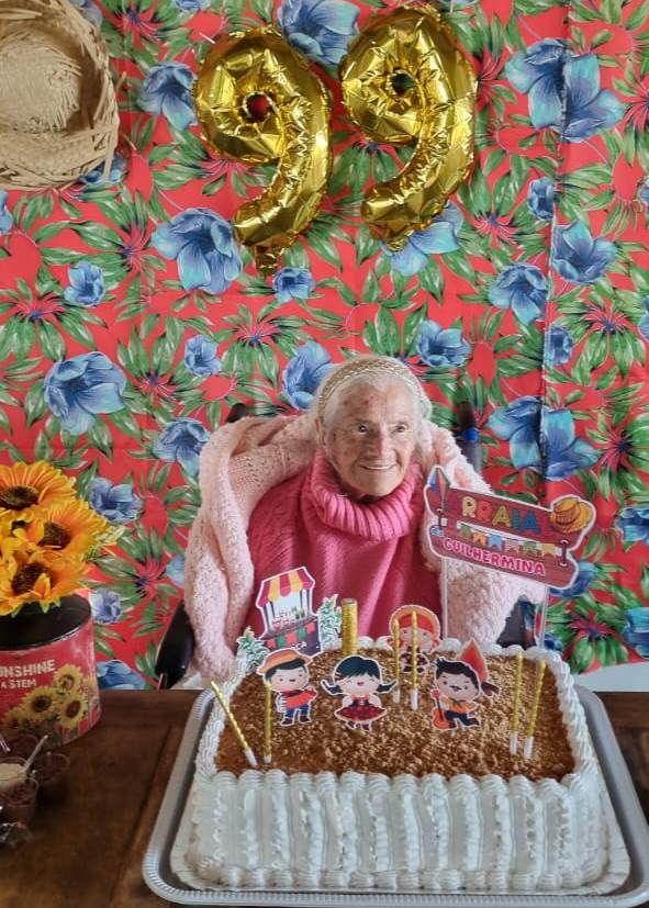 Guilhermina Nunes Siqueira completa 99 anos