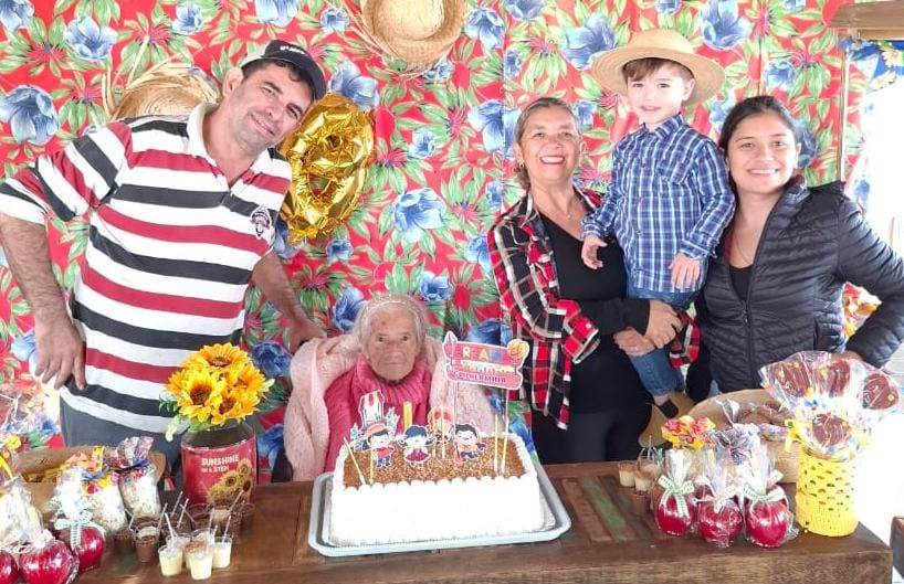 Guilhermina Nunes Siqueira completa 99 anos