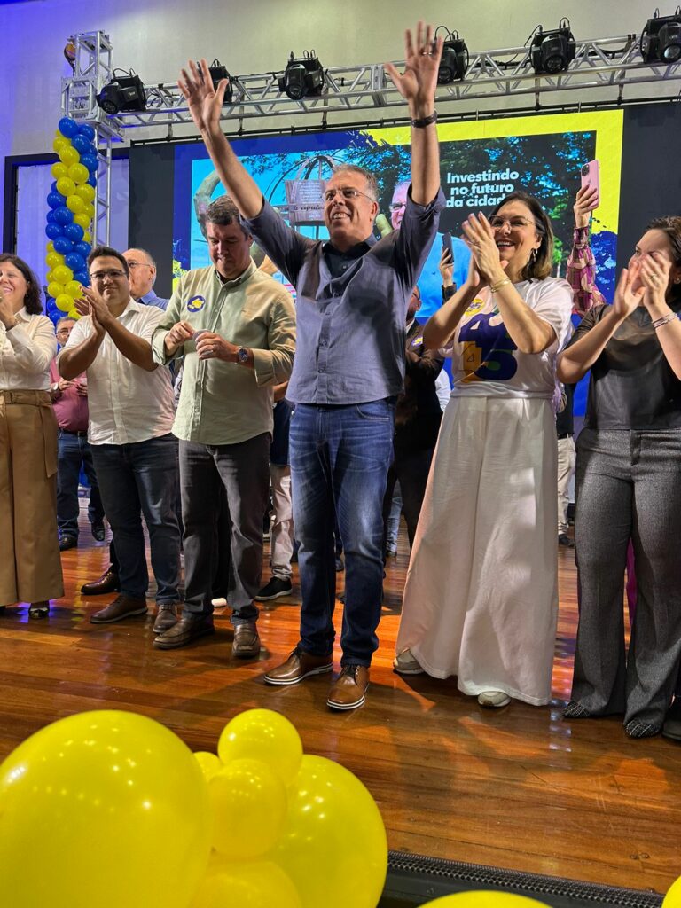 Em convenção, PSDB oficializa candidatura de Eduardo Campos e Patrick Derzi