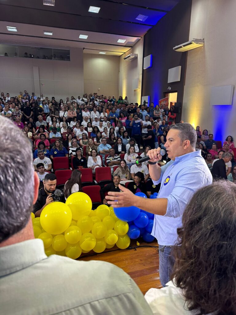 Em convenção, PSDB oficializa candidatura de Eduardo Campos e Patrick Derzi