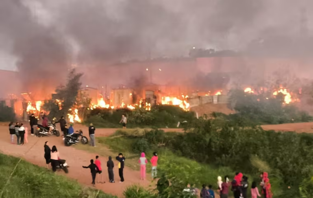 Incendio de gran magnitud en zona de la Costanera Norte: al menos 30 casas afectadas