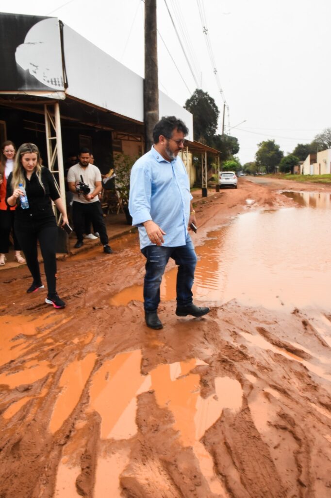 Carlos Bernardo: Apoiadores e cabos eleitorais fazem “arrastão da vitória” em Ponta Porã