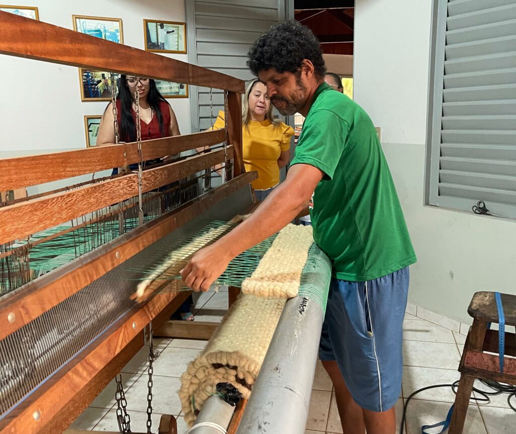 Feira que resgata esperança de vítimas de violência é inaugurada em Caarapó