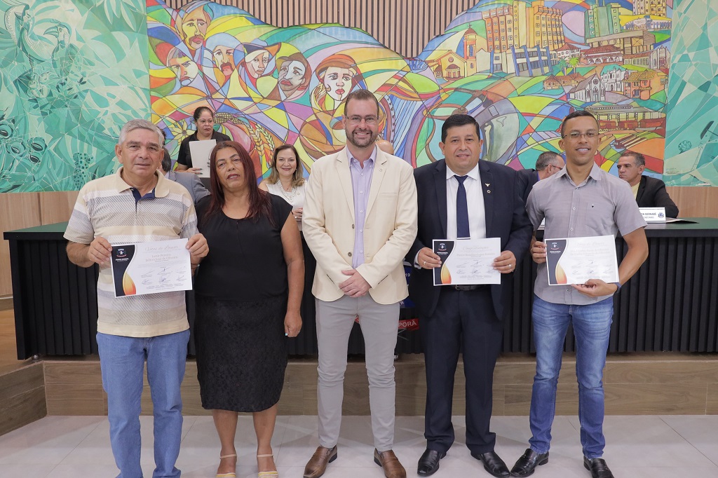 Grupo de Dança do Projeto Conviver recebe homenagem na Câmara de Ponta Porã