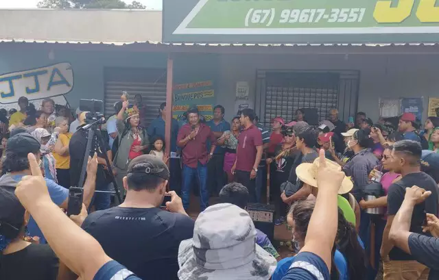 Após 4 dias de protestos e confrontos com a polícia, indígenas liberam MS-156